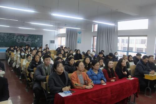 资助育人，逐梦远航 —— 旅游与航空学院奖助学金发卡仪式